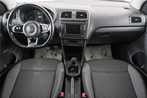 Седан Volkswagen Polo 2018 года, 969000 рублей, Красноярск