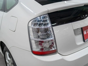 Лифтбек Toyota Prius 2010 года, 950000 рублей, Красноярск