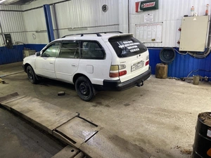 Универсал Toyota Corolla 1999 года, 220000 рублей, Красноярск
