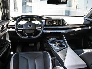 Лифтбек Changan UNI-V 2024 года, 2524000 рублей, Кирилловка