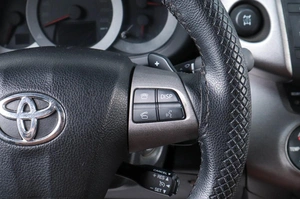 Внедорожник Toyota RAV4 2010 года, 1359000 рублей, Челябинск