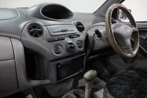 Седан Toyota Platz 2000 года, 379000 рублей, Новокузнецк