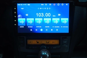 Седан Toyota Avensis 2005 года, 869000 рублей, Омск