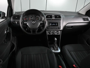 Седан Volkswagen Polo 2018 года, 1379000 рублей, Аксай