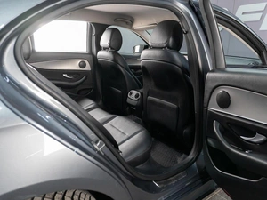 Седан Mercedes-benz E-класс 2018 года, 2879000 рублей, Сургут