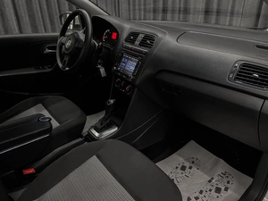 Седан Volkswagen Polo 2012 года, 799000 рублей, Красноярск