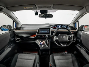 Минивэн Toyota Sienta 2019 года, 1700000 рублей, Красноярск