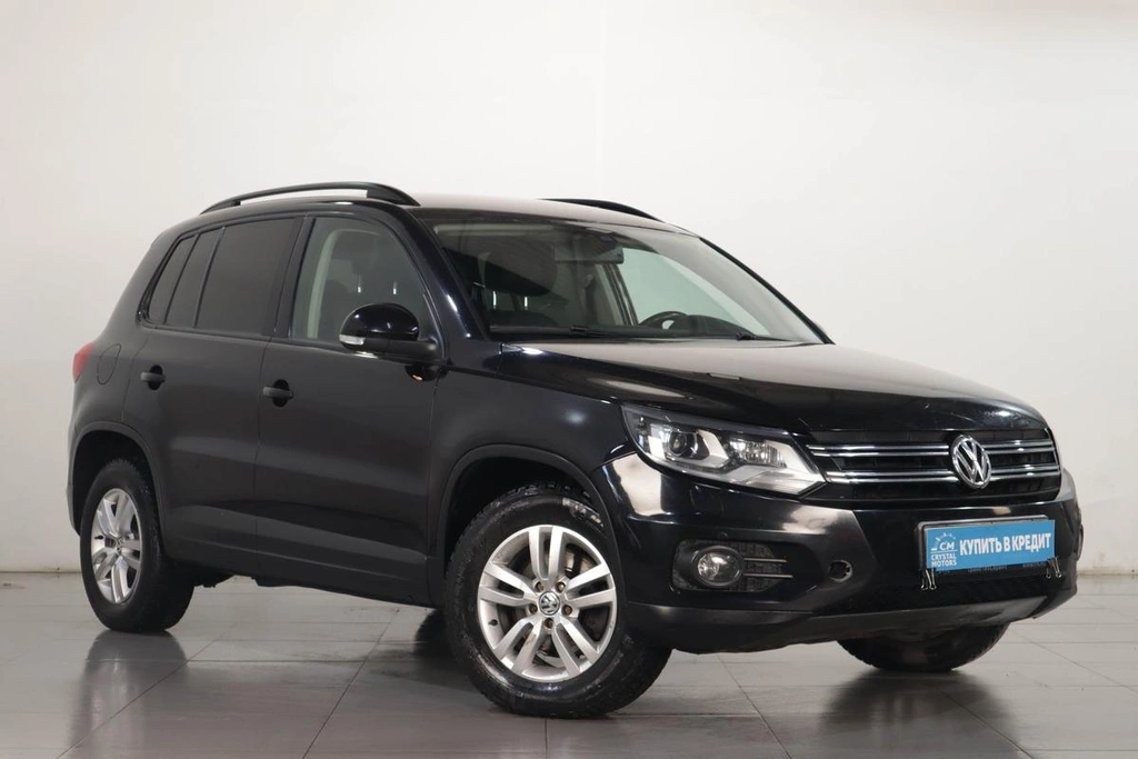 Внедорожник Volkswagen Tiguan 2012 года, 1259000 рублей, Челябинск