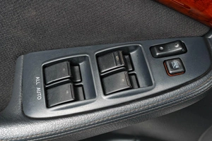 Седан Toyota Avensis 2006 года, 819000 рублей, Тюмень
