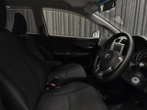 Хетчбэк Toyota Ractis 2012 года, 1120000 рублей, Красноярск