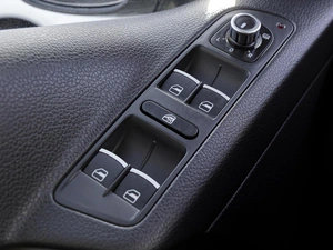 Внедорожник Volkswagen Tiguan 2011 года, 1229000 рублей, Волгоград