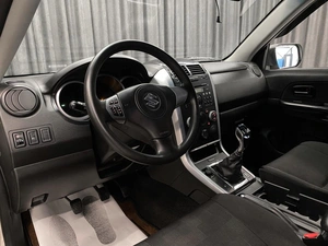 Внедорожник Suzuki Grand Vitara 2010 года, 899000 рублей, Красноярск