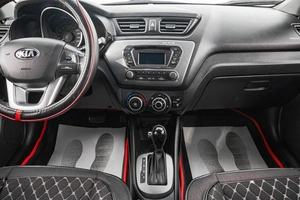 Хетчбэк Kia Rio 2015 года, 999000 рублей, Барнаул