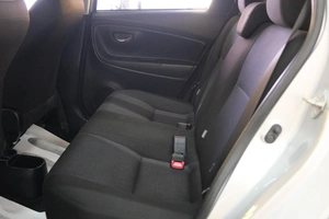 Хетчбэк Toyota Vitz 2019 года, 1249000 рублей, Омск