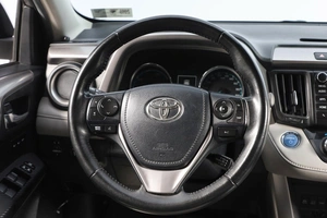 Внедорожник Toyota RAV4 2017 года, 2639000 рублей, Новосибирск