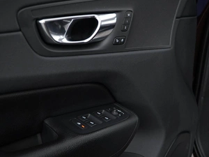 Внедорожник Volvo XC60 2018 года, 3178196 рублей, Москва