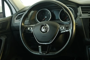 Внедорожник Volkswagen Tiguan 2020 года, 2789000 рублей, Омск