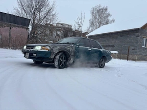 Седан Toyota Carina 1991 года, 130000 рублей, Ачинск