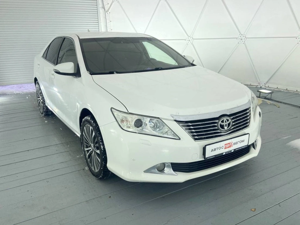 Седан Toyota Camry 2014 года, Брянск