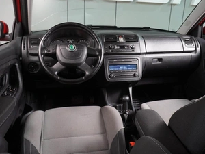 Хетчбэк Skoda Fabia 2012 года, 899000 рублей, Воронеж