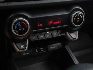 Хетчбэк Kia Rio X-Line 2020 года, 1749000 рублей, Тюмень