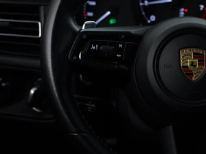 Внедорожник Porsche Macan 2023 года, 8248505 рублей, Москва