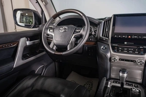 Внедорожник Toyota Land Cruiser 2018 года, 6739000 рублей, Томск
