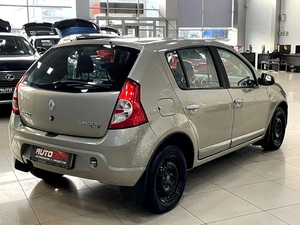 Хетчбэк Renault Sandero 2011 года, 697000 рублей, Солонцы