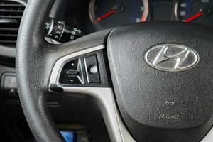 Седан Hyundai Solaris 2016 года, 1179000 рублей, Тюмень
