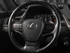 Седан Lexus ES 2021 года, 3899000 рублей, Тюмень