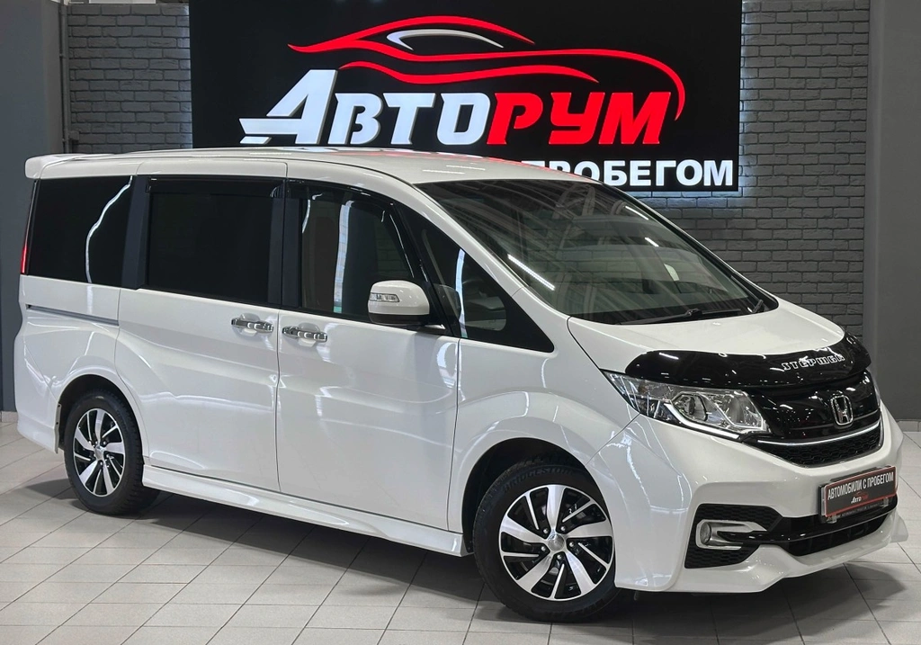 Минивэн Honda Stepwgn 2016 года, 1840000 рублей, Красноярск