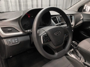 Седан Hyundai Solaris 2021 года, 1555000 рублей, Красноярск