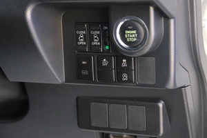 Хетчбэк Toyota Tank 2017 года, 1089000 рублей, Омск