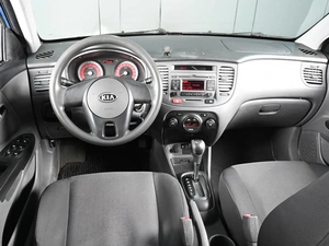 Хетчбэк Kia Rio 2011 года, 689000 рублей, Ростов-на-Дону