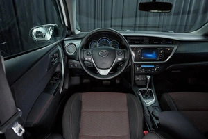 Универсал Toyota Auris 2014 года, 1077000 рублей, Красноярск