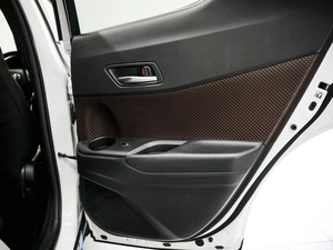 Внедорожник Toyota C-HR 2017 года, 1900000 рублей, Красноярск