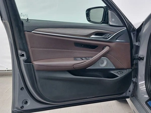 Седан BMW 5 серия 2021 года, 5300000 рублей, Барнаул