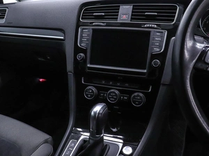 Универсал Volkswagen Golf 2015 года, 1300000 рублей, Красноярск