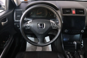 Седан Honda Accord 2004 года, 839000 рублей, Омск