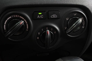 Седан Kia Rio 2010 года, 590000 рублей, Омск