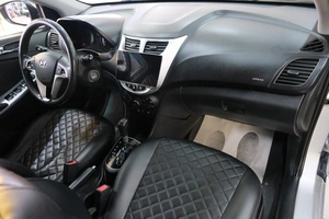 Седан Hyundai Solaris 2012 года, 629000 рублей, Омск