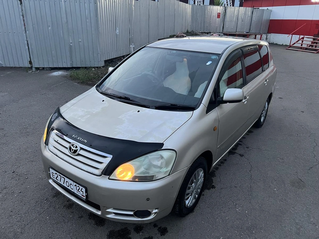 Минивэн Toyota Ipsum 2002 года, 720000 рублей, Красноярск
