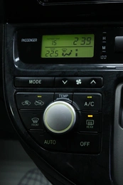 Минивэн Toyota Wish 2006 года, 958000 рублей, Солонцы