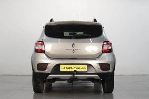 Хетчбэк Renault Sandero Stepway 2018 года, 999000 рублей, Челябинск