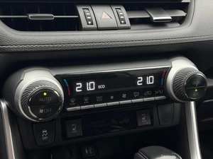Внедорожник Toyota RAV4 2019 года, 3199000 рублей, Ижевск