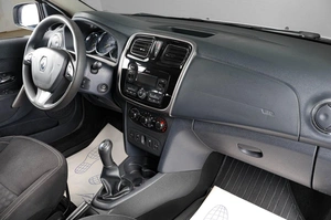 Седан Renault Logan 2017 года, 679000 рублей, Тюмень