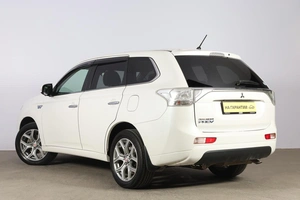Внедорожник Mitsubishi Outlander 2014 года, 1799000 рублей, Новосибирск
