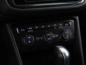 Внедорожник Volkswagen Tiguan 2018 года, 2177077 рублей, Москва