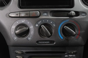 Хетчбэк Toyota Vitz 2001 года, 349000 рублей, Новокузнецк
