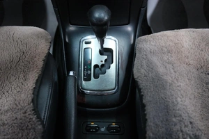 Седан Toyota Avensis 2003 года, 559000 рублей, Омск